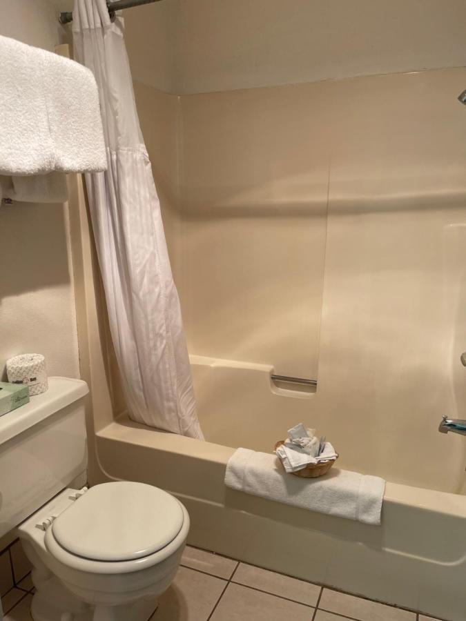Newport Coast Inn Bagian luar foto